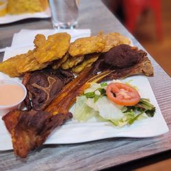 Rincon Tropical - (",)