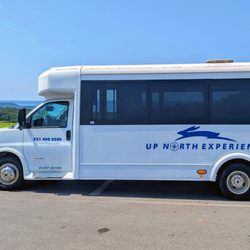Up North Taxi - Executive coach service for wedding parties, wine tours and groups of 15-24.
