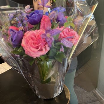 West Village Florist - West Village Florist custom arrangement - Florists Near Me - Manhattan, New York West Village Florist - West Village Florist custom arrangement - Florists Near Me - Manhattan, New York