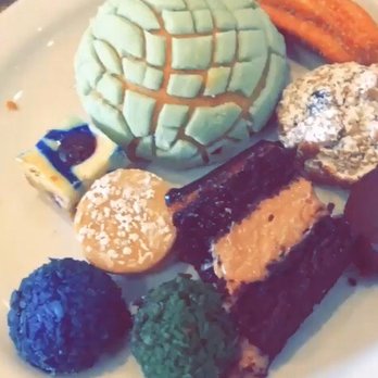 Caracol - Brunch buffet-Desserts - Seafood Near Me - Houston, Texas