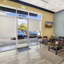 StarBrite Dental - Dublin - Cozy dental reception area for StarBrite Dental in Dublin, CA