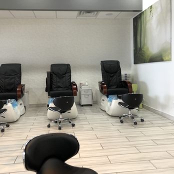 Divine Nail Spa - Nail Salons Near Me - Sioux Falls, South Dakota