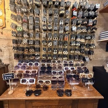 Bella & Brawn - Women's Clothing Near Me - Dallas, Texas Bella & Brawn - Women's Clothing Near Me - Dallas, Texas