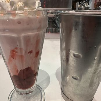 Cafe 50's - Strawberry cheesecake smoothie - Diners Near Me - Los Angeles, California
