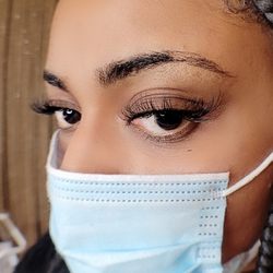 High Roller Eyelash & Brow Bar - Full Hybrid Eyelash Extension Set using a mix of classic and volume lashes.