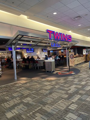 Twins Grill by null