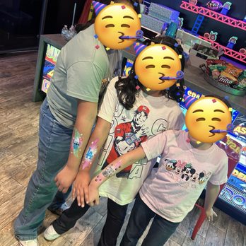 Right Design Face Paint - Face Painting Near Me Right Design Face Paint - Face Painting Near Me