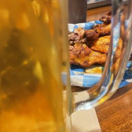Best wings in town and the best friendly service... Best wings in town and the best friendly service...
