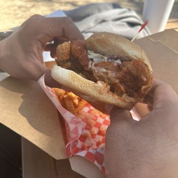 Dang Hot 89 - Food Trucks Near Me - Austin, Texas