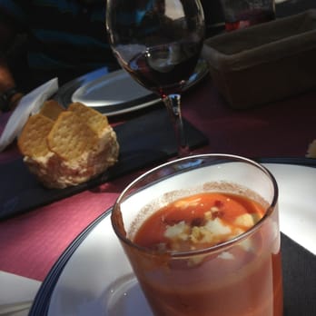 Los Viñedos - Salmorejo y ensaladilla rusa muy bien presentados - Wine Bars Near Me - Valencia, V