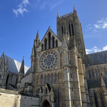 Lincoln Cathedral - A beautiful day to tour - Churches Near Me - Lincoln, LIN Lincoln Cathedral - A beautiful day to tour - Churches Near Me - Lincoln, LIN
