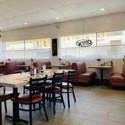 China King Restaurant - Dining room
