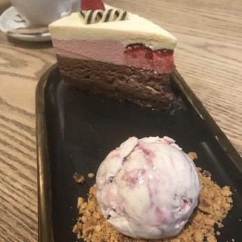 A La Mousse - Desserts Near Me - Philadelphia, Pennsylvania