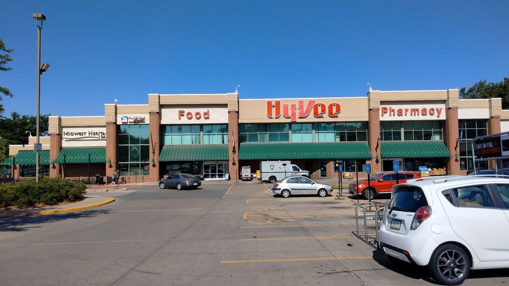 HYVEE WINDSOR HEIGHTS Updated September 2024 93 Photos & 19 Reviews 7101 University Ave