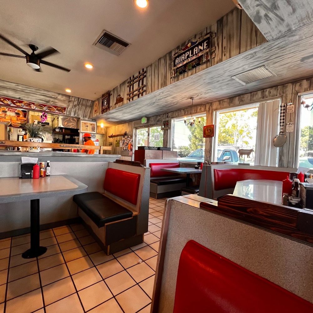 Chris Burgers - the interior of the restaurant - Burgers Near Me - Winchester, California Chris Burgers - the interior of the restaurant - Burgers Near Me - Winchester, California