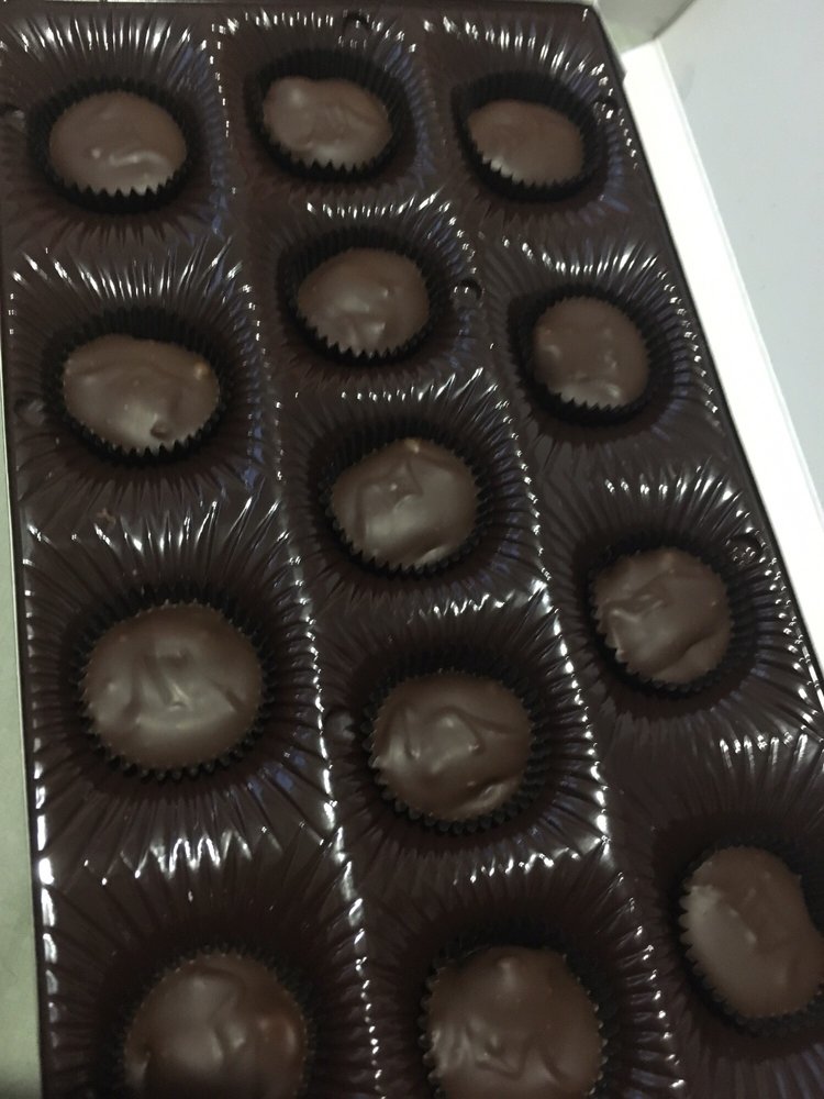 HAWAIIAN CANDIES & NUTS Updated September 2024 707 Waiakamilo Rd