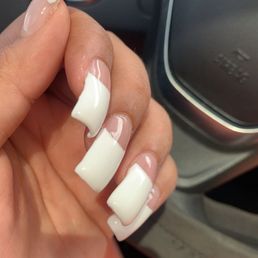 Horrible nails never ever returnInt to lily nails think about it twice before giving them your money