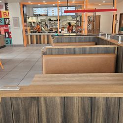 Popeyes Louisiana Kitchen - Zoom to see towel on table a heslth code violation