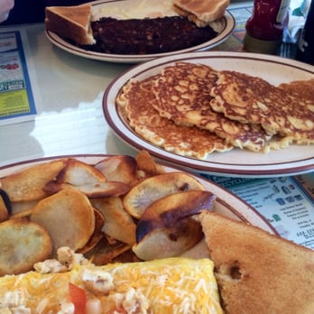 Stuff’s Restaurant - Omelette, pancakes, and well done corn-beef hash( just the way I like it!). Mmmmm! - American Near Me - Wisconsin Dells, Wisconsin