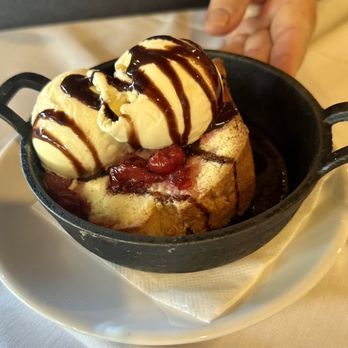 Shelton Vineyards - Pound Cake - Wineries Near Me - Dobson, North Carolina