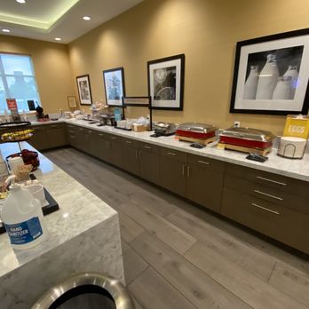Hampton Inn & Suites Buena Park - Complimentary Breakfast - Hotels Near Me - Buena Park, California