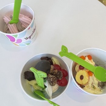 Yogurtland - Chocolate Chip Cookie Dough strawberry vanilla tart - Ice Cream & Frozen Yogurt Near Me - Cypress, Texas