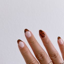 DAT Nail Salon