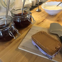 Café Holmenkollen - Brunost (Brown Cheese)