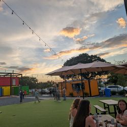 Chow Town - The yellow place is the "full bar"