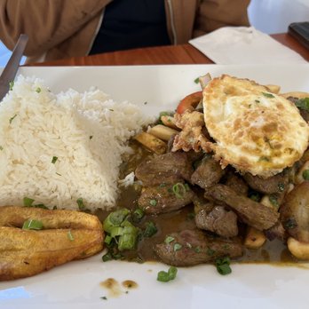 Munay Restaurant - Don Lomo Saltado - Peruvian Near Me - Simi Valley, California Munay Restaurant - Don Lomo Saltado - Peruvian Near Me - Simi Valley, California