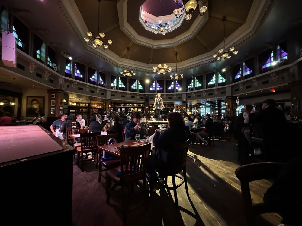 Raglan Road Irish Restaurant & Pub