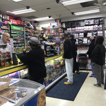 Le Monde Sunoco - customers in a grocery store - Gas Stations Near Me - Cleveland, Ohio