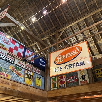 Edwards Apple Orchard - Farmers Market Near Me - Poplar Grove, Illinois