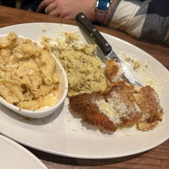Houlihan's - Stuffed chicken - New American Near Me - Noblesville, Indiana Houlihan's - Stuffed chicken - New American Near Me - Noblesville, Indiana