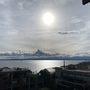 Maximilien - Outdoor patio - French Near Me - Seattle, Washington Maximilien - Outdoor patio - French Near Me - Seattle, Washington