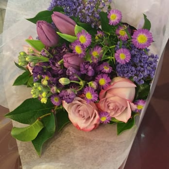 Avante Gardens - I gave the florist a color scheme and my price range. She created this beautiful arrangement in minutes. - Florists Near Me - Santa Ana, California