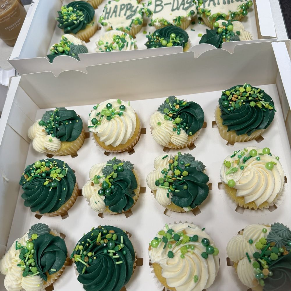 Oven and Whisk Cottage Bakery - St Patrick's day - birthday cupcakes - Custom Cakes Near Me Oven and Whisk Cottage Bakery - St Patrick's day - birthday cupcakes - Custom Cakes Near Me