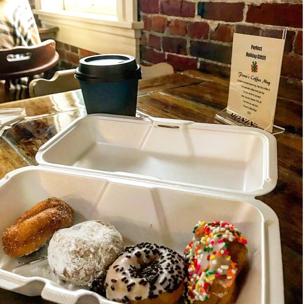 Fionas Coffee Bar And Bakery - Mini donuts - Bagels Near Me - Willoughby, Ohio