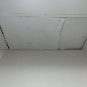 Comfort Inn Sandusky - Bathroom leak - Hotels Near Me - Sandusky, Ohio Comfort Inn Sandusky - Bathroom leak - Hotels Near Me - Sandusky, Ohio