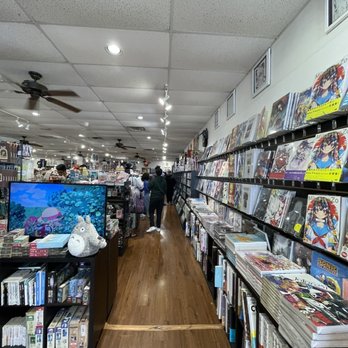 Kinokuniya Bookstore - Carrollton - Entrance interior - Bookstores Near Me - Carrollton, Texas