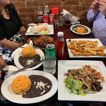 Restaurant  El Maguey - Taqueria El Maguey - Mexican Near Me - Brooklyn, New York