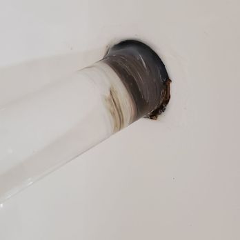 Quality Inn & Suites - Mold/ mildew on grab bar in shower. - Hotels Near Me - Hannibal, Missouri
