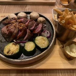 DADAWAN - Stone plate rumpsteak
