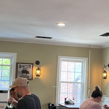 Southern Porch - Eating dining room - Southern Near Me - Alpharetta, Georgia