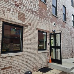 Van Leeuwen Ice Cream - Side entry