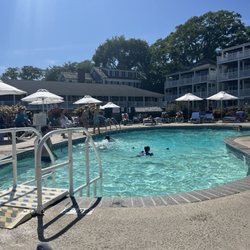 Harborside Inn - Sitting by the pool