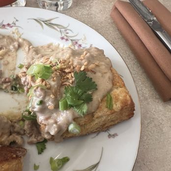 Uncle Wolfie’s Breakfast Tavern - biscuits and gravy - Breakfast & Brunch Near Me - Milwaukee, Wisconsin