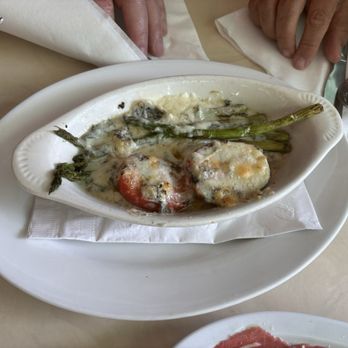 Mangia Mangia Pasta Cafe - This is the asparagus appetizer. I believe it had blue sultan cheese over top another tasty treat for an appetizer. - Italian Near Me - Key West, Florida Mangia Mangia Pasta Cafe - This is the asparagus appetizer. I believe it had blue sultan cheese over top another tasty treat for an appetizer. - Italian Near Me - Key West, Florida