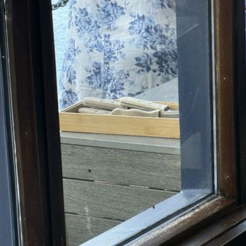 Joe’s Waterfront - Flies on the window - Burgers Near Me - Boston, Massachusetts Joe’s Waterfront - Flies on the window - Burgers Near Me - Boston, Massachusetts