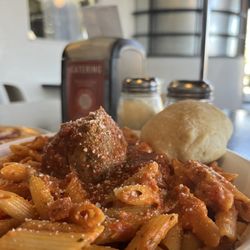 Rosa penne with meatball